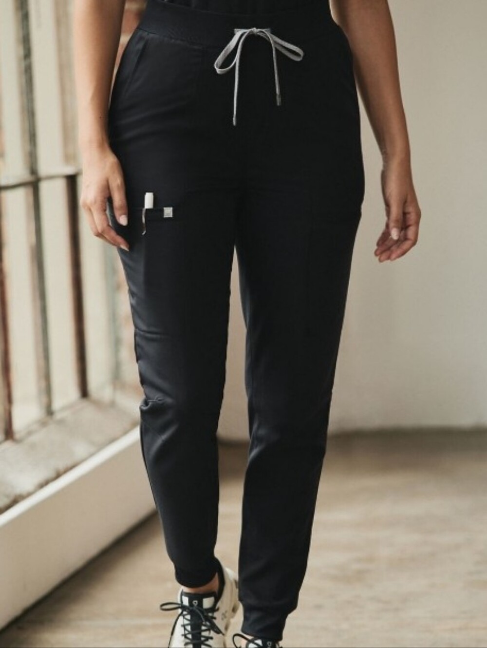 Fabletics Black High-Rise On-Call Scrub Jogger Small Medical Field